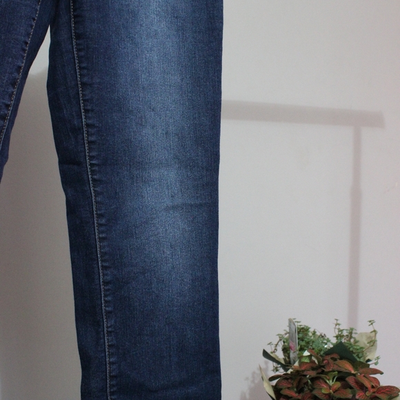 Dynamite Jeans - Picture 2 of 3